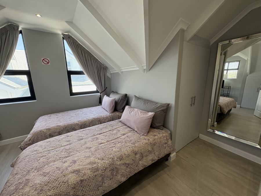 4 Bedroom Property for Sale in Grotto Bay Western Cape